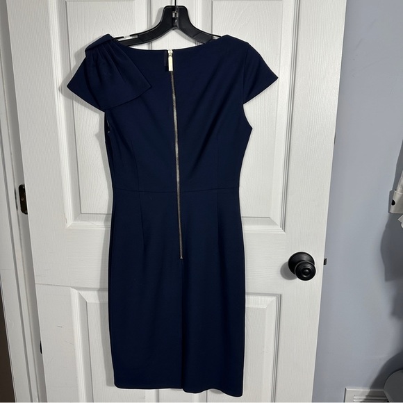 Ted Baker dress, size 1 (equiv. to 2-4), navy blue with shoulder bow, sheath - Picture 10 of 14